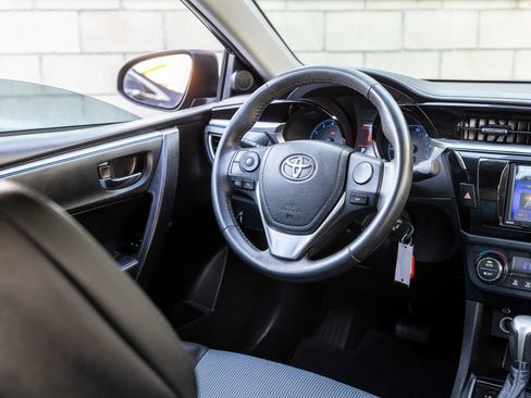 Used 2015 Toyota Corolla S FWD image 29