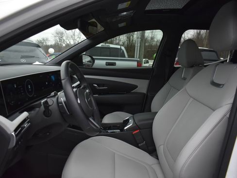 Used 2025 Hyundai Santa Cruz Limited image 16