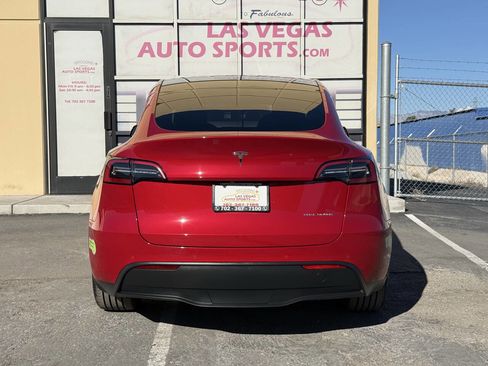 Used 2022 Tesla Model Y Long Range image 8
