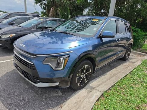 Certified 2023 Kia Niro FWD image 3