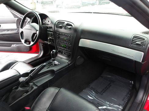 Used 2003 Ford Thunderbird image 20