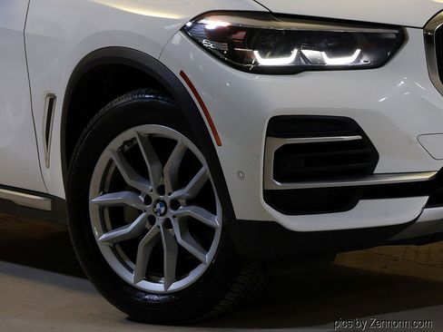 Used 2023 BMW X5 xDrive40i w/ Premium Package image 3