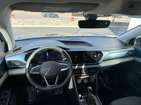 Certified 2023 Volkswagen Taos SE image 15