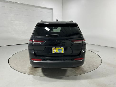 Used 2022 Jeep Grand Cherokee L Laredo AWD/4WD image 32