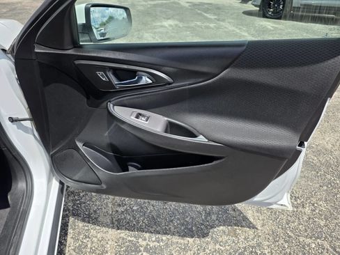 Used 2021 Chevrolet Malibu LT FWD image 16