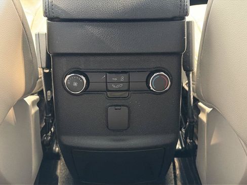 Used 2018 Ford Explorer XLT w/ Equipment Group 202A FWD image 20
