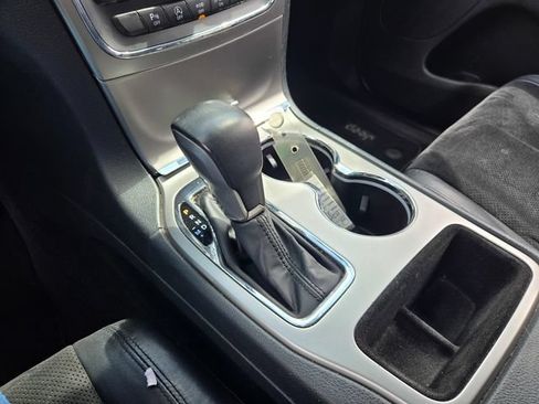 Used 2018 Jeep Grand Cherokee Altitude AWD/4WD image 17