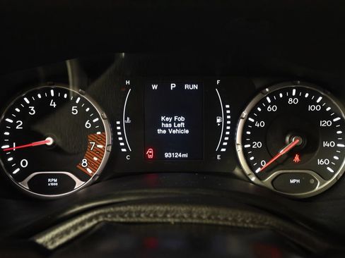Used 2019 Jeep Renegade Latitude w/ Cold Weather Group AWD/4WD image 25