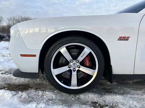 Used 2015 Dodge Challenger SRT w/ Technology Group image 11