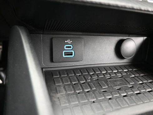 Used 2024 Ford Mustang Premium image 31