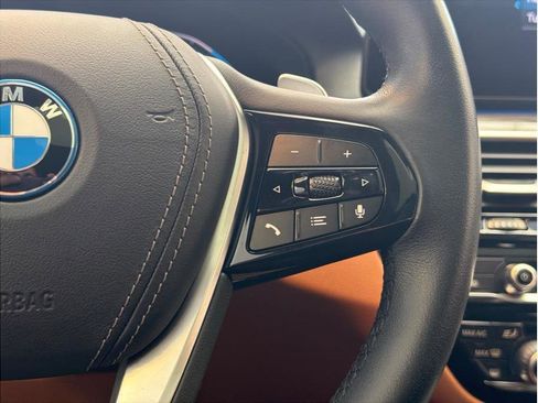 Used 2023 BMW 530e w/ Premium Package image 17