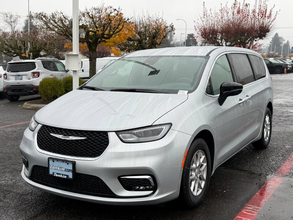 New 2026 Chrysler Pacifica Select FWD image 4
