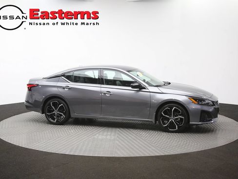 Used 2024 Nissan Altima 2.5 SR FWD image 40