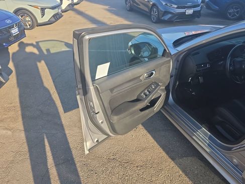 Used 2024 Honda Civic Sport image 10