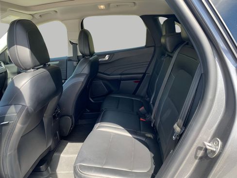 Certified 2022 Ford Escape Titanium w/ Class II Trailer Tow Package AWD/4WD image 10