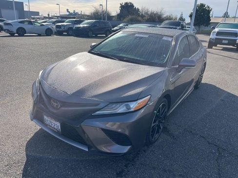Used 2020 Toyota Camry XSE image 3