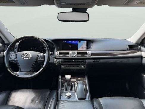 Used 2017 Lexus LS 460 RWD image 11