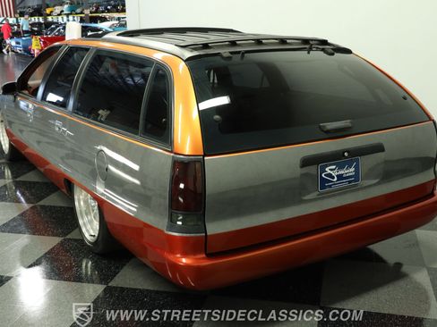 Used 1992 Oldsmobile Custom Cruiser RWD image 8