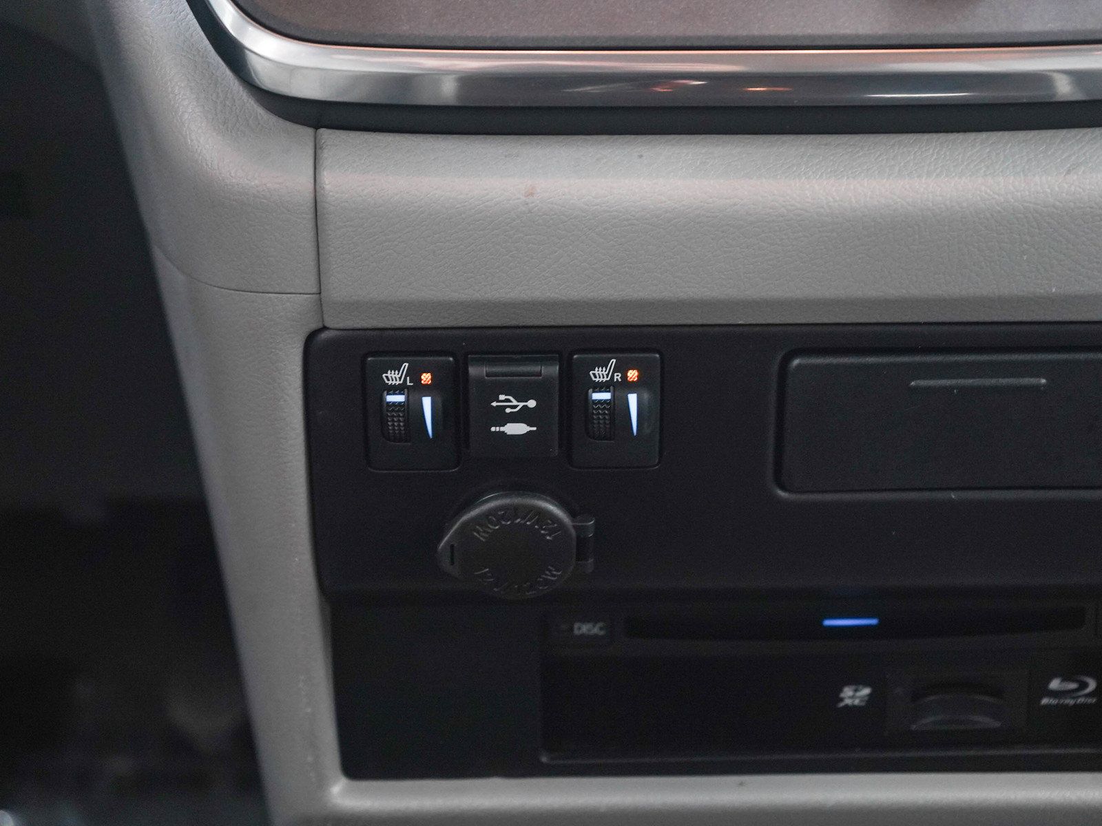 Used 2019 Toyota Sienna XLE Premium w/ Outdoor Package AWD/4WD image 21
