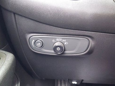 Used 2023 Chevrolet Equinox LT image 23