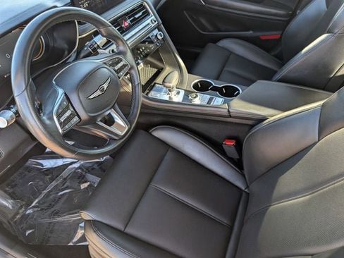Used 2025 Genesis G70 2.5T image 10