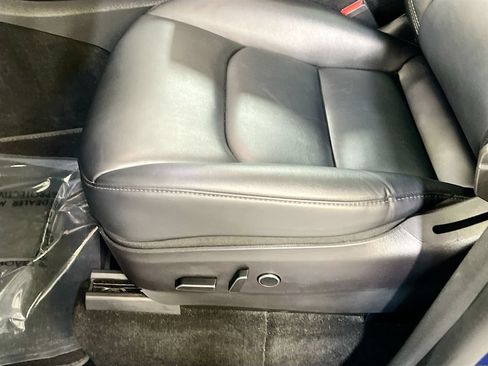 Used 2022 Tesla Model Y Long Range AWD/4WD image 18