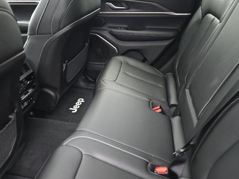 Used 2025 Jeep Grand Cherokee Limited 4xe image 16