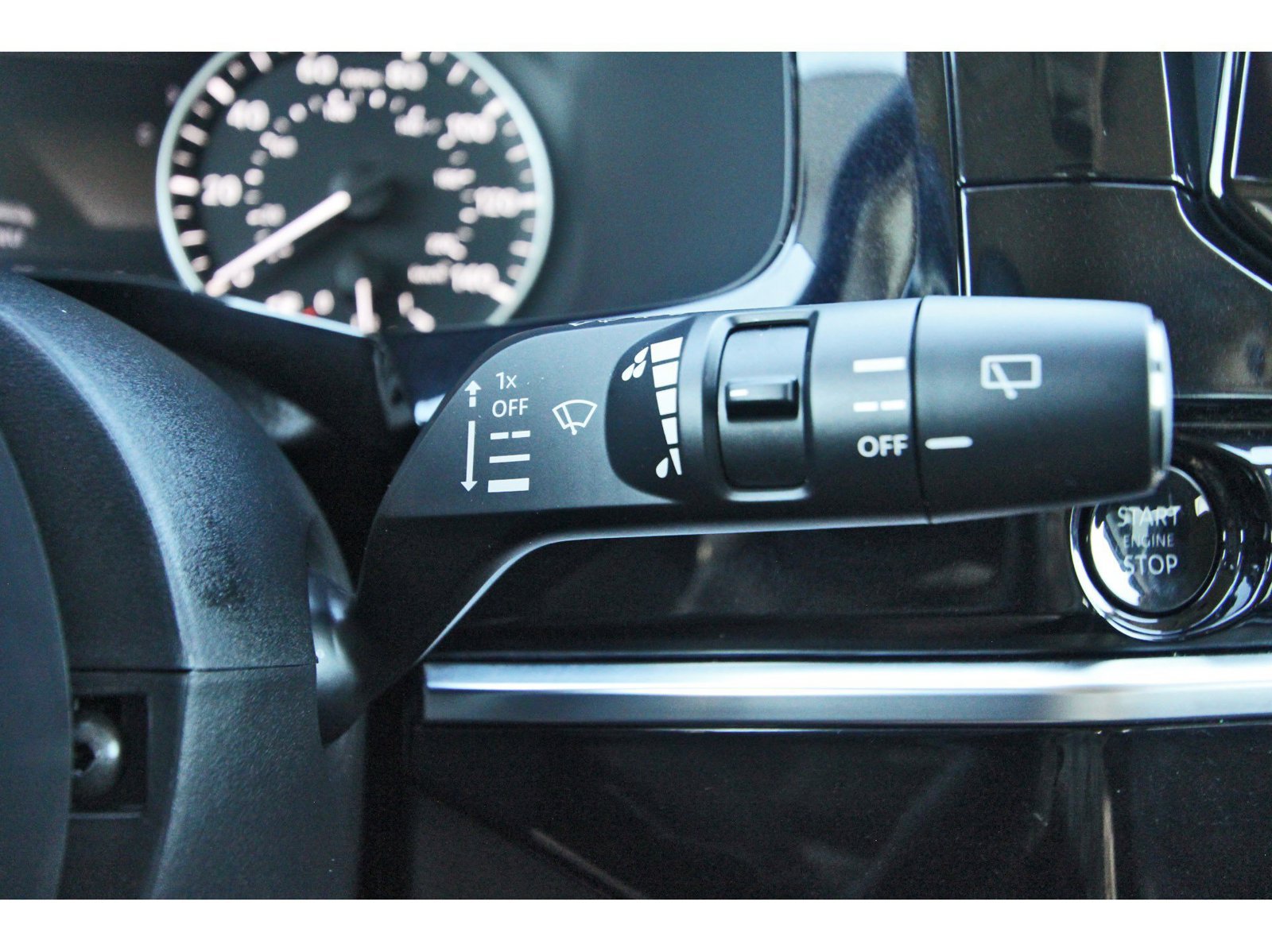 Certified 2025 Nissan Pathfinder SV FWD image 23