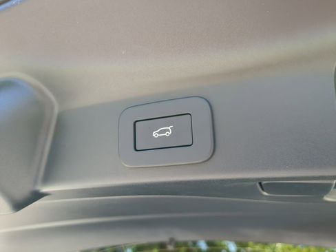 New 2026 Jaguar F-PACE R-Dynamic S image 9