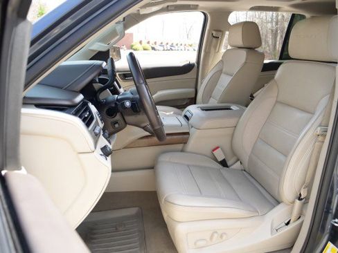 Used 2020 GMC Yukon Denali w/ Denali Ultimate Package image 3