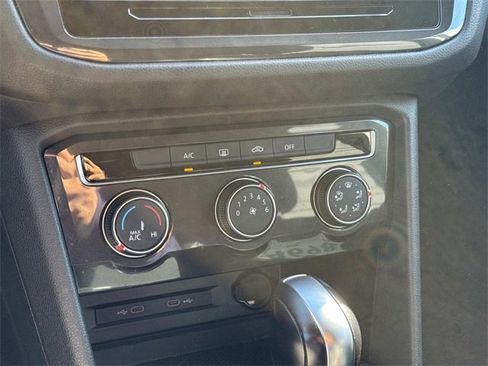 Used 2021 Volkswagen Tiguan S image 21