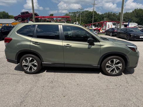 Used 2020 Subaru Forester AWD/4WD image 5