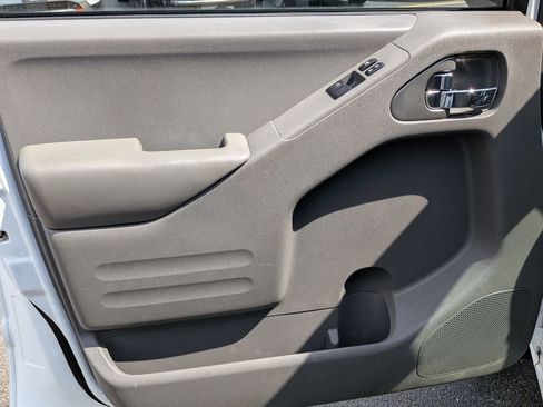 Used 2020 Nissan Frontier S RWD image 9