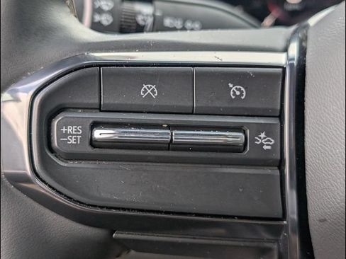 Used 2025 GMC Canyon AT4 w/ Technology Plus Package AWD/4WD image 16