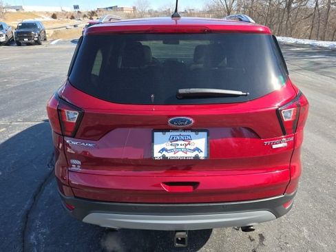 Used 2019 Ford Escape Titanium image 12