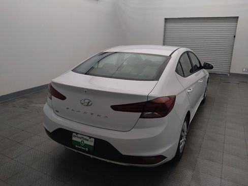 Used 2020 Hyundai Elantra SE image 7