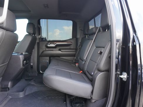 Used 2024 Chevrolet Silverado 1500 LT Trail Boss w/ LT Trail Boss Premium Package image 19