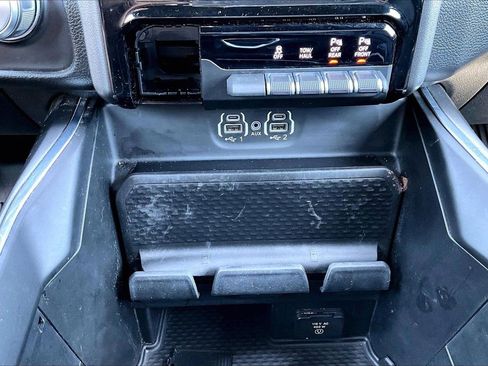 Used 2023 RAM 1500 Laramie AWD/4WD image 17