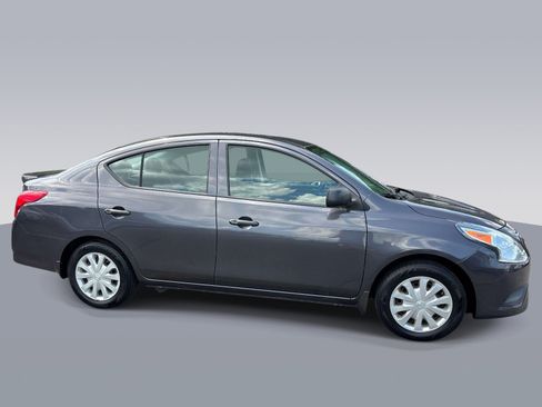 Used 2015 Nissan Versa S Plus FWD image 2