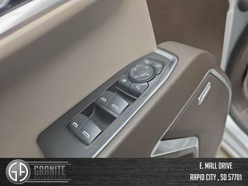 Used 2022 Chevrolet Silverado 1500 LTZ AWD/4WD image 12