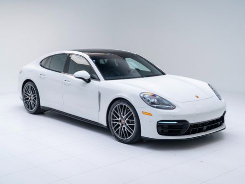 Certified 2023 Porsche Panamera Platinum Edition image 7