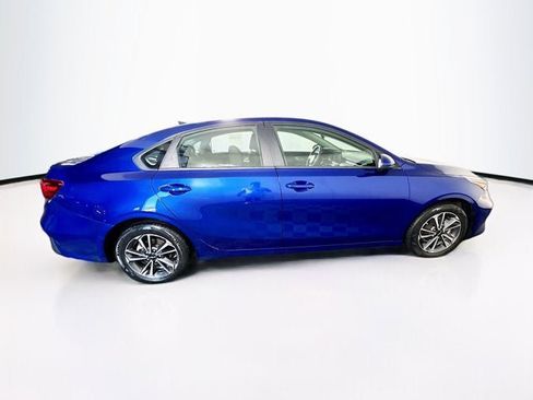 Used 2023 Kia Forte LXS image 4