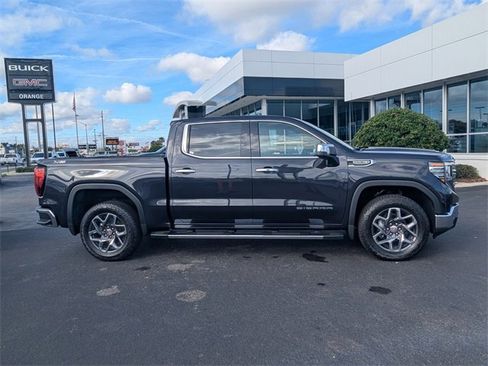 New 2026 GMC Sierra 1500 SLT image 3