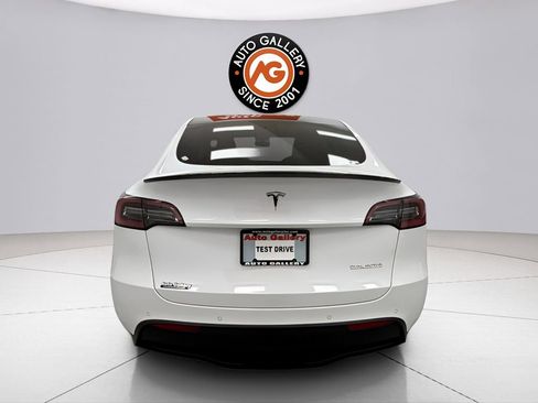 Used 2022 Tesla Model Y Performance AWD/4WD image 6