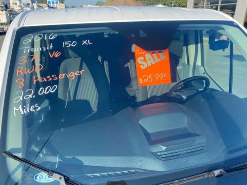 Used 2016 Ford Transit 150 XL RWD image 3