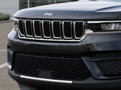 New 2025 Jeep Grand Cherokee Laredo X w/ Trailer Tow Package image 13