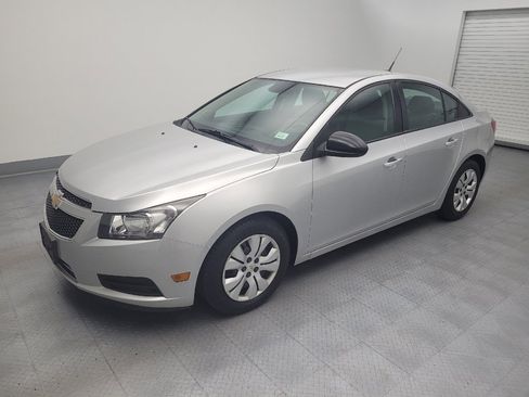 Used 2014 Chevrolet Cruze LS FWD image 2
