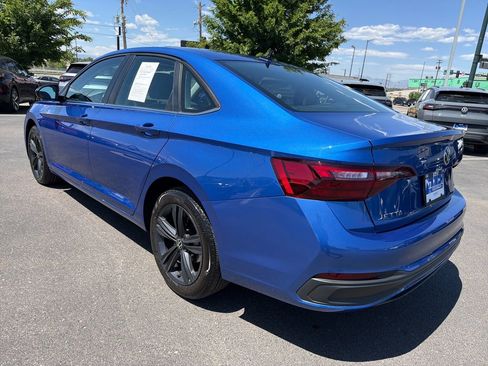 Certified 2023 Volkswagen Jetta SE w/ Panoramic Sunroof Package FWD image 5