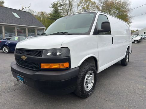 Used 2021 Chevrolet Express 2500 RWD image 3