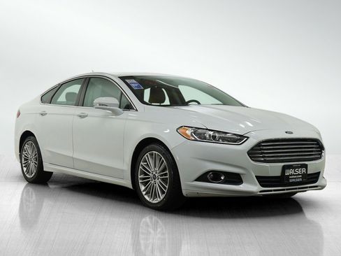 Used 2015 Ford Fusion SE w/ Equipment Group 202A image 7